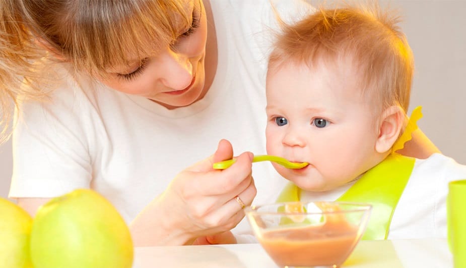 Прикорм и кормление грудью – как совмещать?