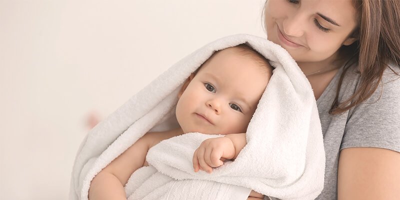 Как ухаживать за кожей малыша летом: лечение опрелостей, потницы и дерматита