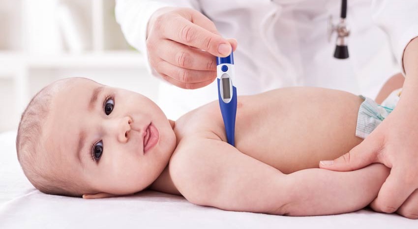 Дома новорожденный, а старший ребенок заболел — как уберечь грудничка