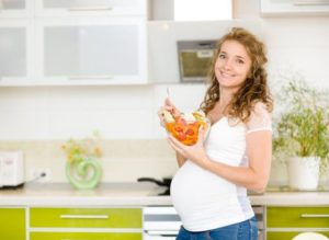 Полезные и вредные свойства кураги во время беременности