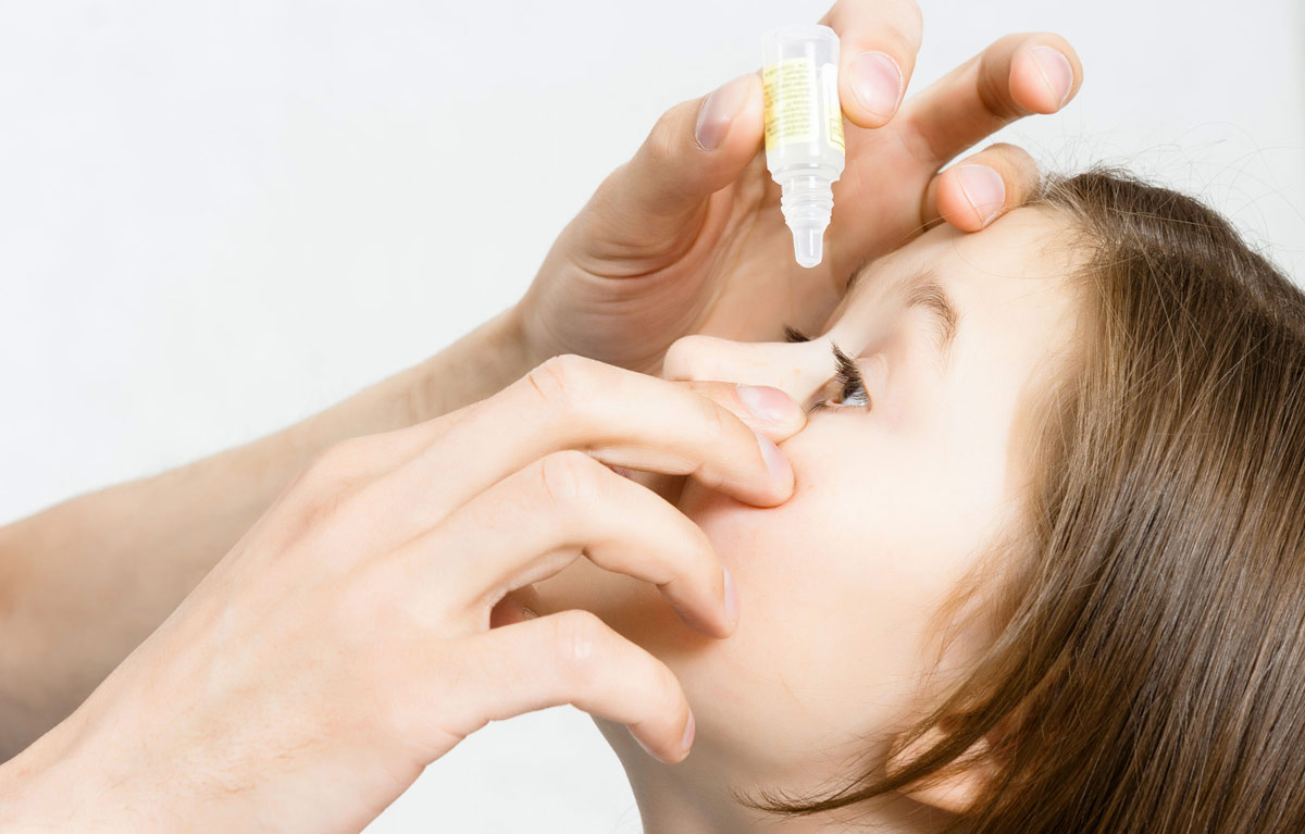 Конъюнктивит: какие капли помогут глазкам новорожденных?