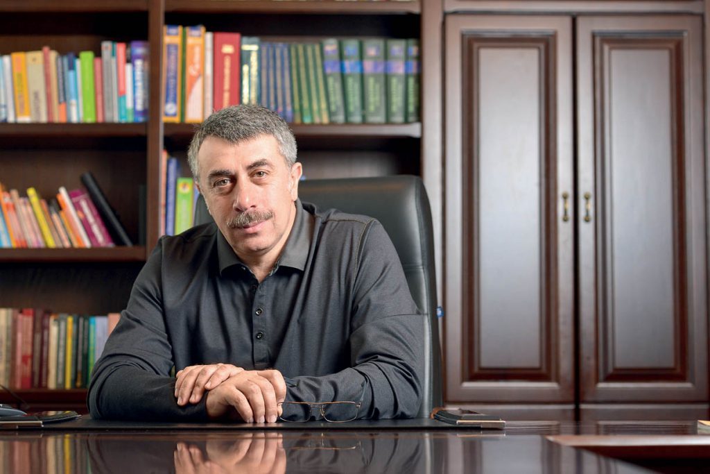 Вопрос доктору Комаровскому: “Нужно ли проветривать и увлажнять воздух в частном доме?”