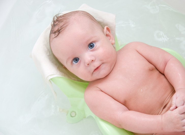 Гигиена и уход за новорожденными мальчиками