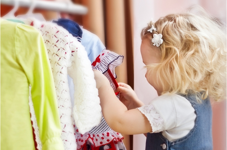 Ребенок подрос: куда девать ненужную детскую одежду?