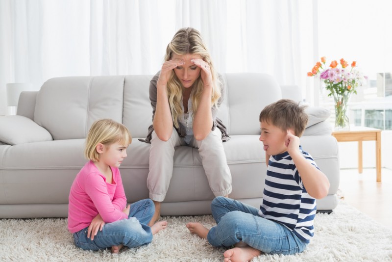 Почему дети дерутся между собой и как их успокоить? Рассказывает психолог Марина Романенко