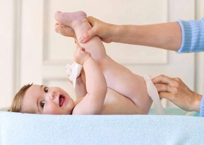 Как подмывать девочку до года — правильно подмыть под краном