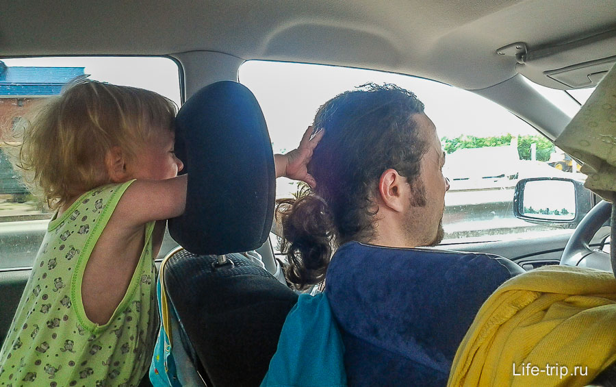 Как развлечь ребенка в машине