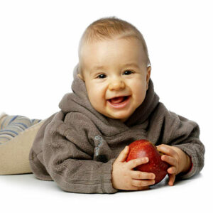 С какого возраста можно давать ребенку свежее яблоко