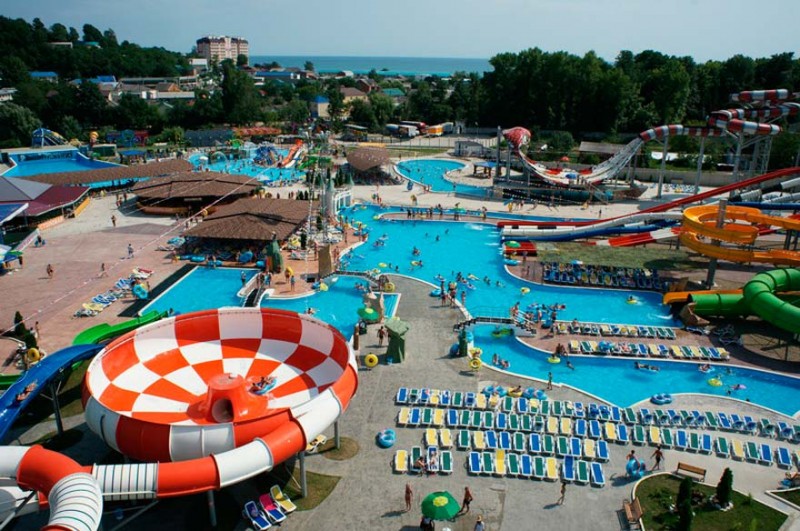 10 лучших аквапарков России для отдыха с детьми