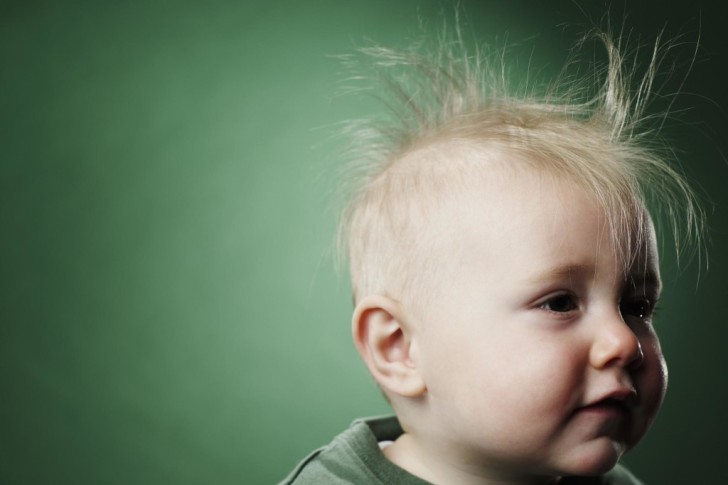 На голове у новорожденного выпадают волосы? Без паники!