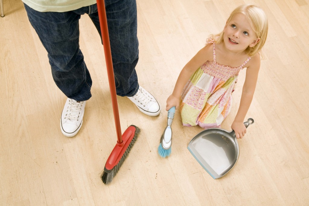 Как сделать процесс уборки интересным для ребенка?