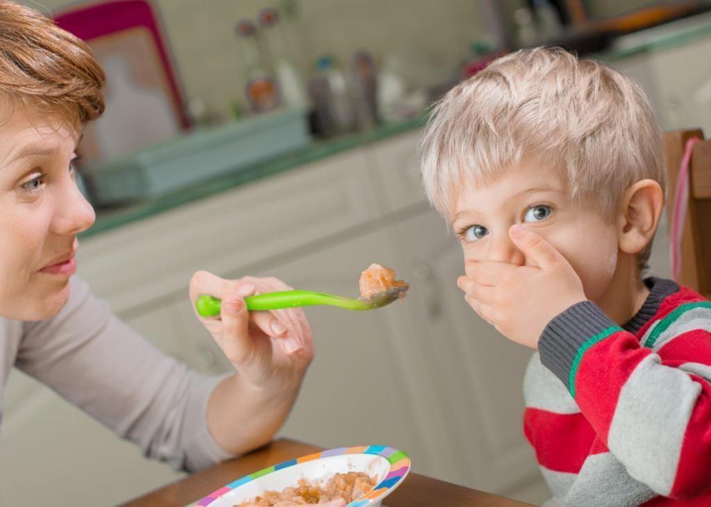 Как заставить ребенка есть