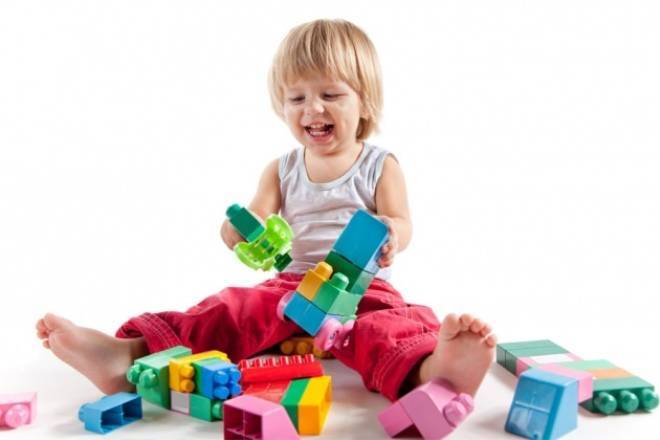 Игрушки и игры для детей: познаем мир, играя