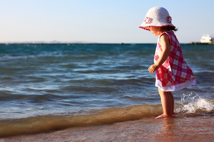 Правила пляжного отдыха с ребенком: полезные советы родителям